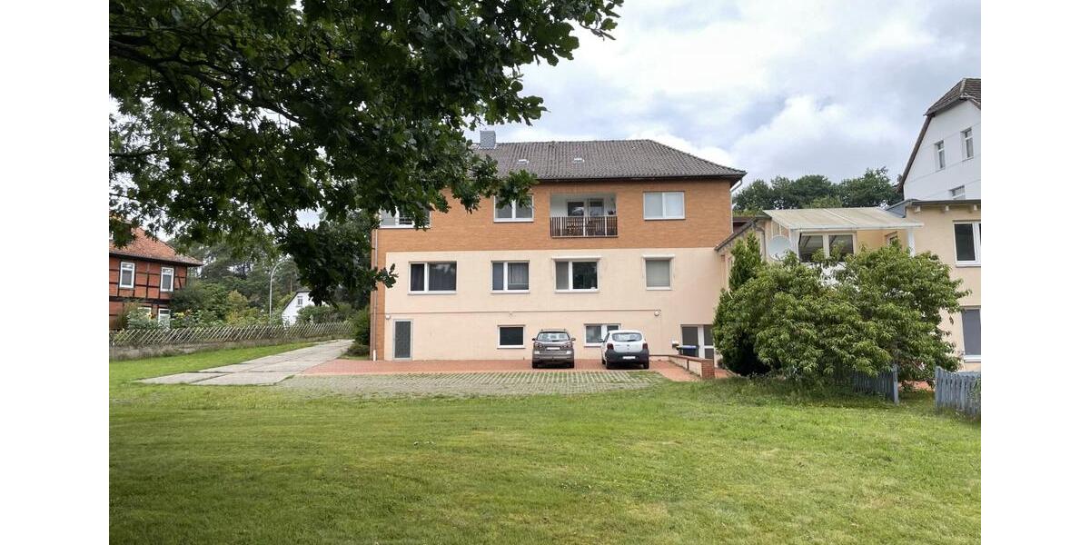 Etagenwohnung Suderburg - 6 Zimmer, 200 m&sup2;, 1.300&euro; | Angebot:25890682