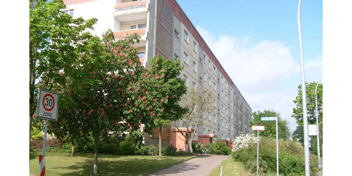 Etagenwohnung Neubrandenburg Reitbahnviertel - 3 Zimmer, 62 m&sup2;, 285&euro; | Angebot:25685512