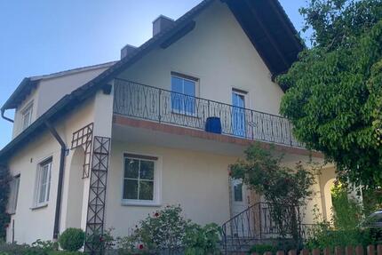 Haus Hollenbach - 6 Zimmer, 166 m&sup2;, 1.700&euro; | Angebot:25553109