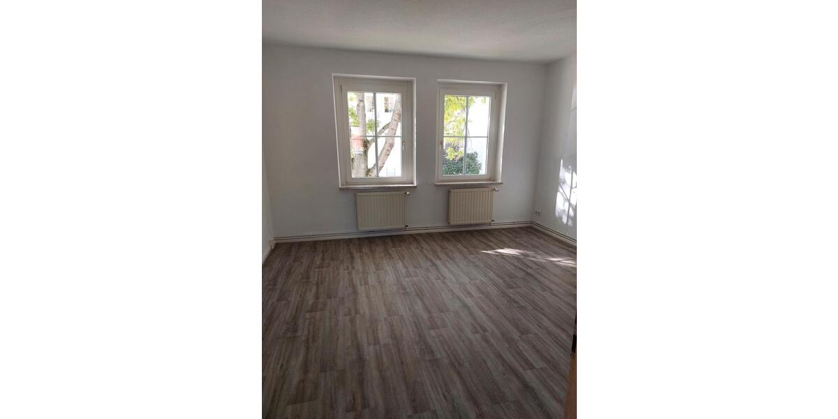 Erdgeschoßwohnung Braunsbedra - 3 Zimmer, 63 m&sup2;, 380&euro; | Angebot:26335770