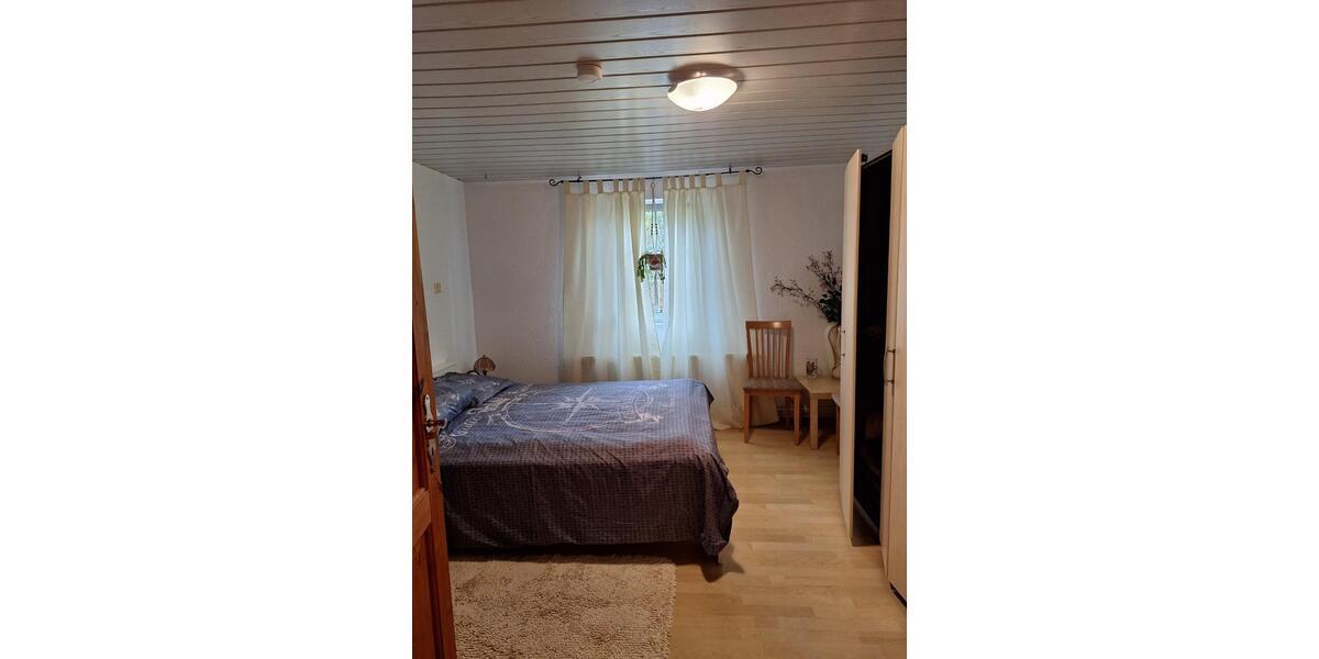 Zimmer zu vermieten, monats- oder tageweise für 16 Euro, alles in 1 zimmer