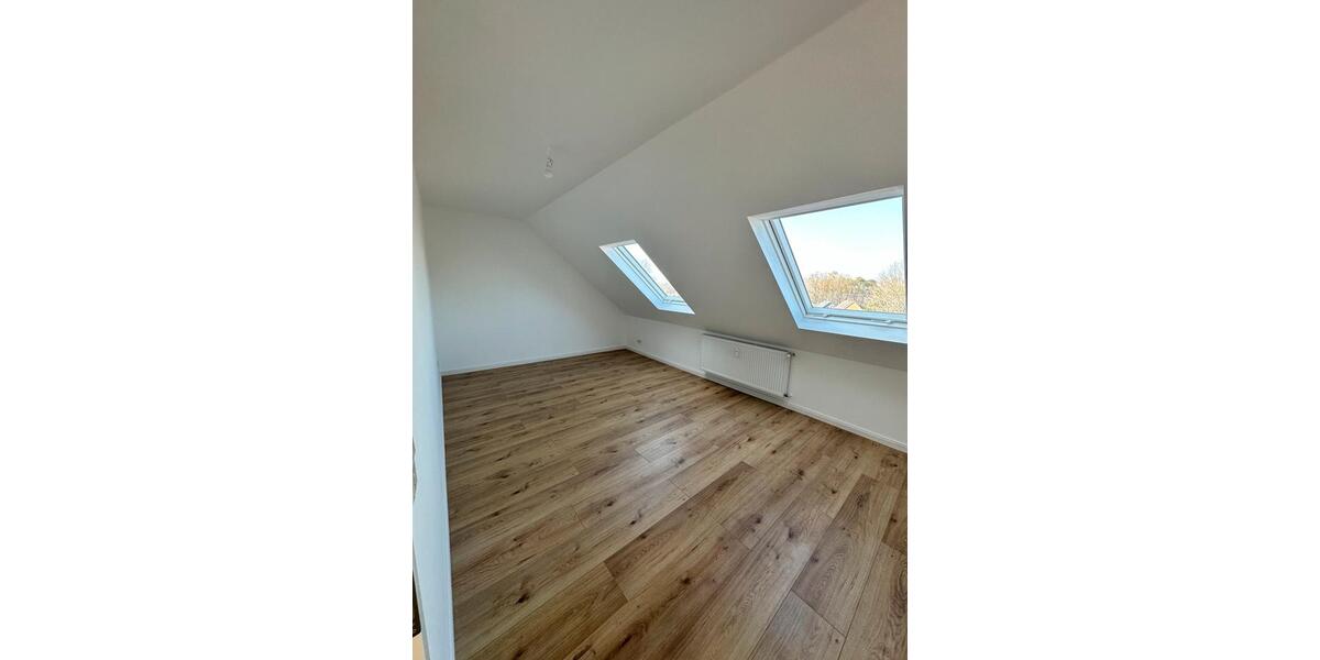 Dachgeschoßwohnung Schwanewede - 5 Zimmer, 120 m&sup2;, 1.100&euro; | Angebot:24667350