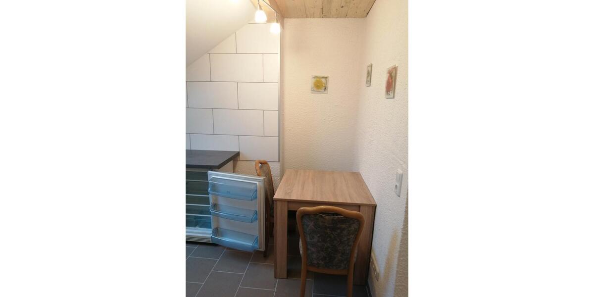 Dachgeschoßwohnung Singen (Hohentwiel) - 3 Zimmer, 65 m&sup2;, 1.180&euro; | Angebot:25988241