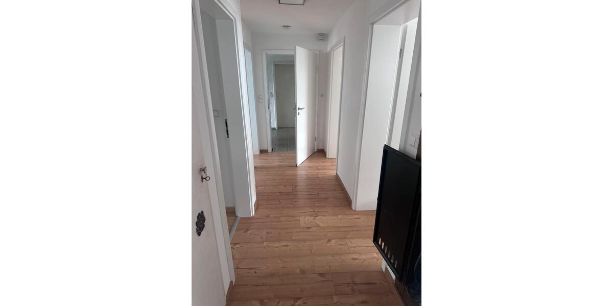 Dachgeschoßwohnung Burladingen - 3 Zimmer, 65 m&sup2;, 750&euro; | Angebot:24688207