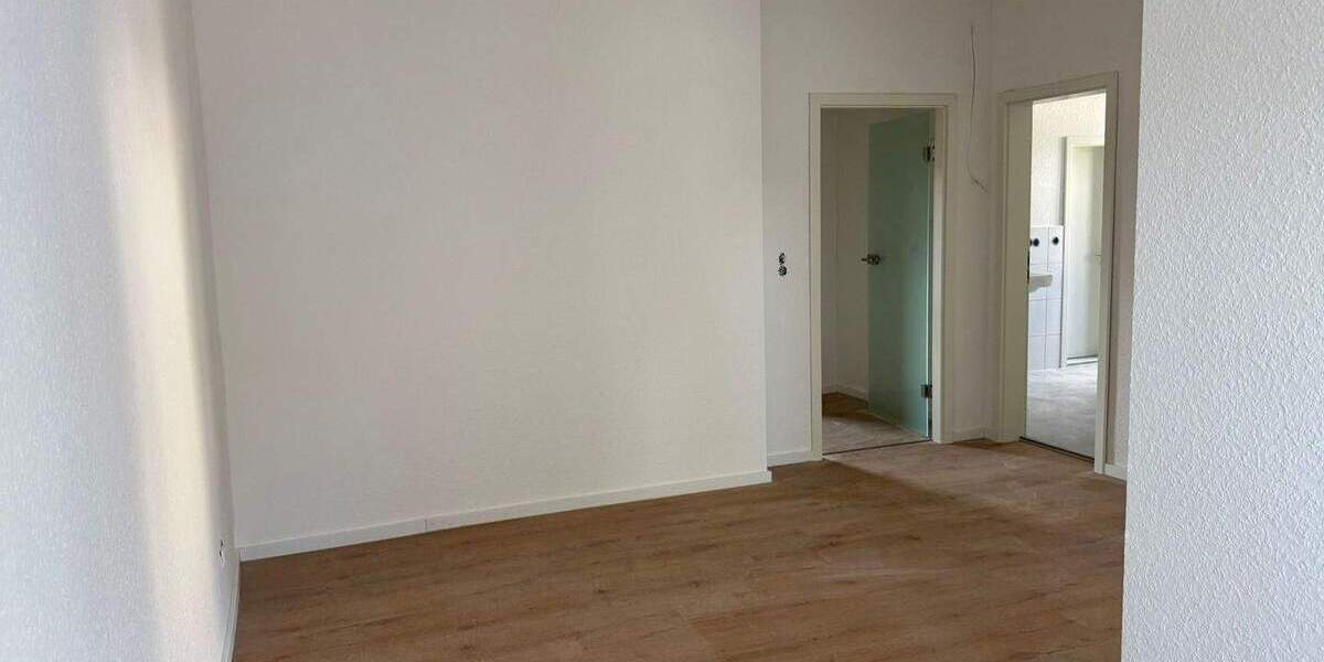 *Erstbezug nach Komplettsanierung! 2-Zi-Wohnung mit neuer Einbauküche u. saniertem Duschbad* 2 zimmer