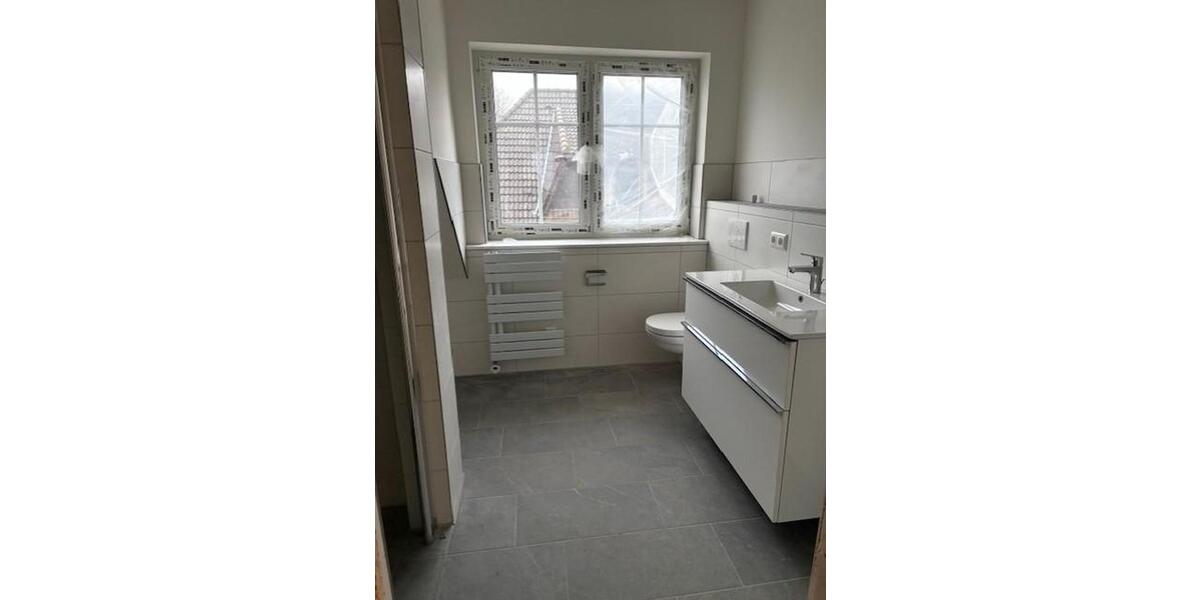 Dachgeschoßwohnung Brackel - 4 Zimmer, 95 m&sup2;, 1.470&euro; | Angebot:23766383