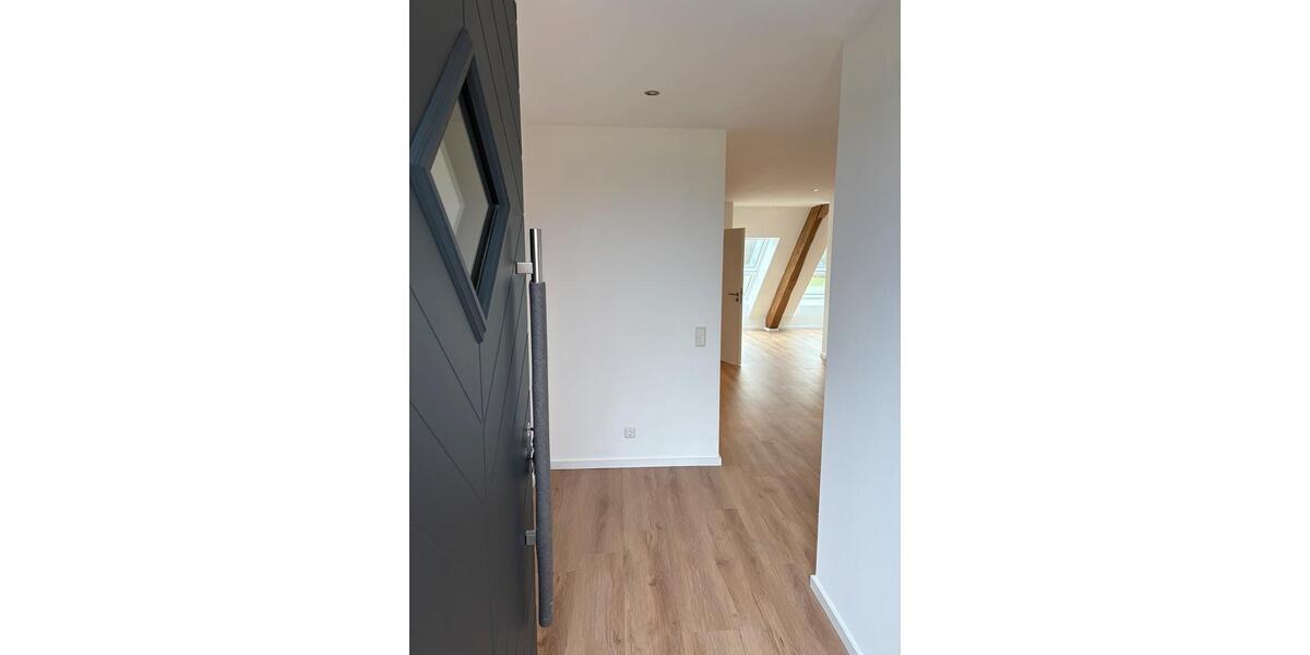 Dachgeschoßwohnung Kalkar - 4 Zimmer, 103 m&sup2;, 1.330&euro; | Angebot:25046415