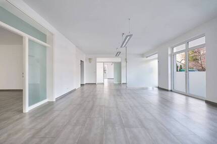 TÜ-Süd: Vielfältig nutzbare Gewerbefläche im EG, neuwertig und modern.