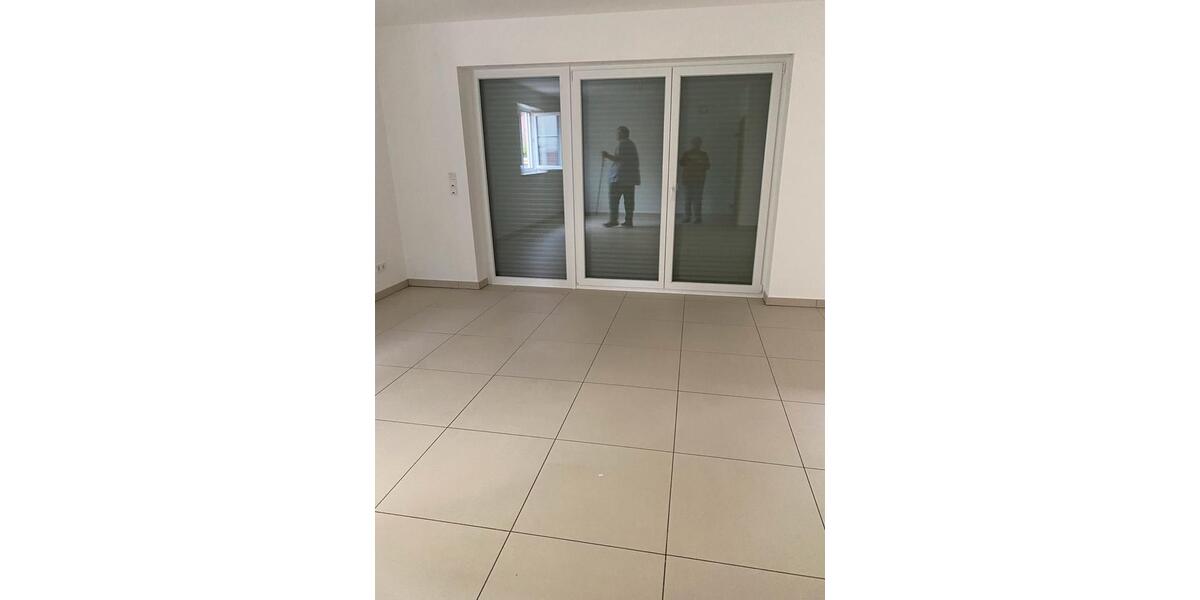 Erdgeschoßwohnung Pracht - 2 Zimmer, 70 m&sup2;, 1.300&euro; | Angebot:26422424
