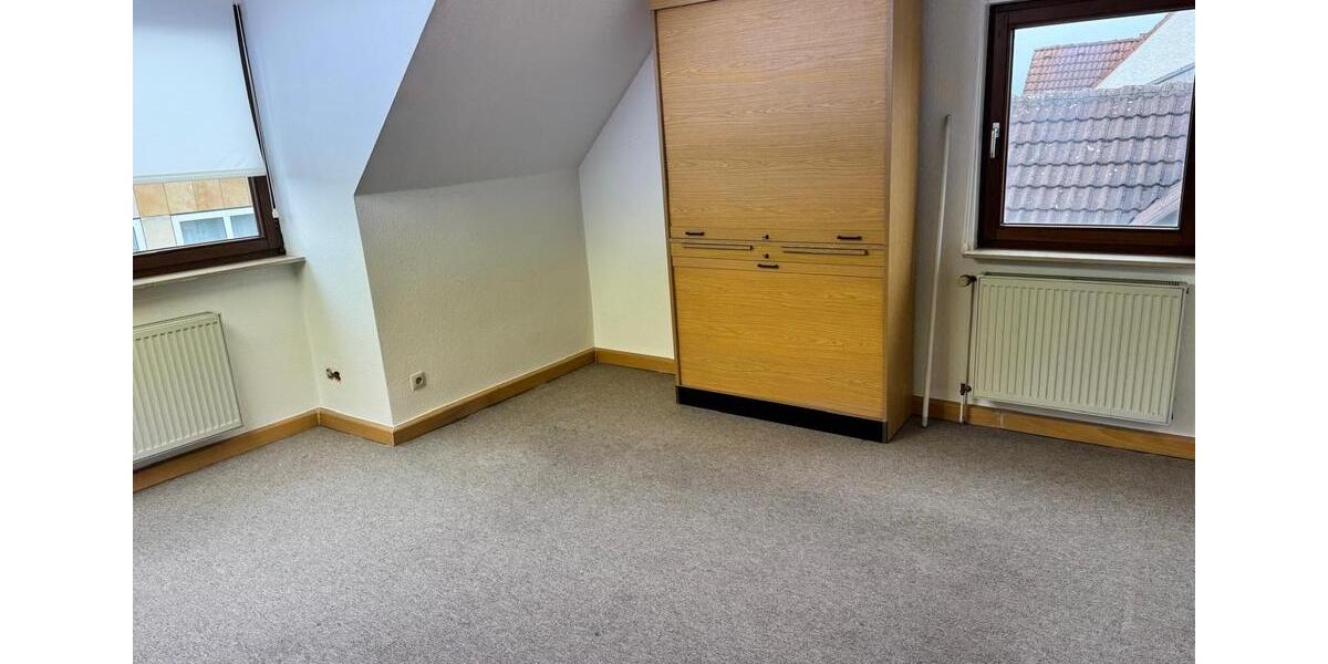 Etagenwohnung Heidenheim an der Brenz Aufhausen - 4 Zimmer, 95 m&sup2;, 1.300&euro; | Angebot:24585475