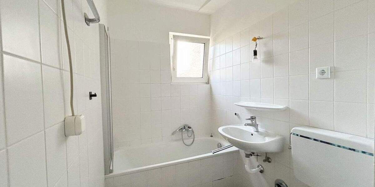 Etagenwohnung Hofheim - 3 Zimmer, 70 m&sup2;, 1.350&euro; | Angebot:25727503
