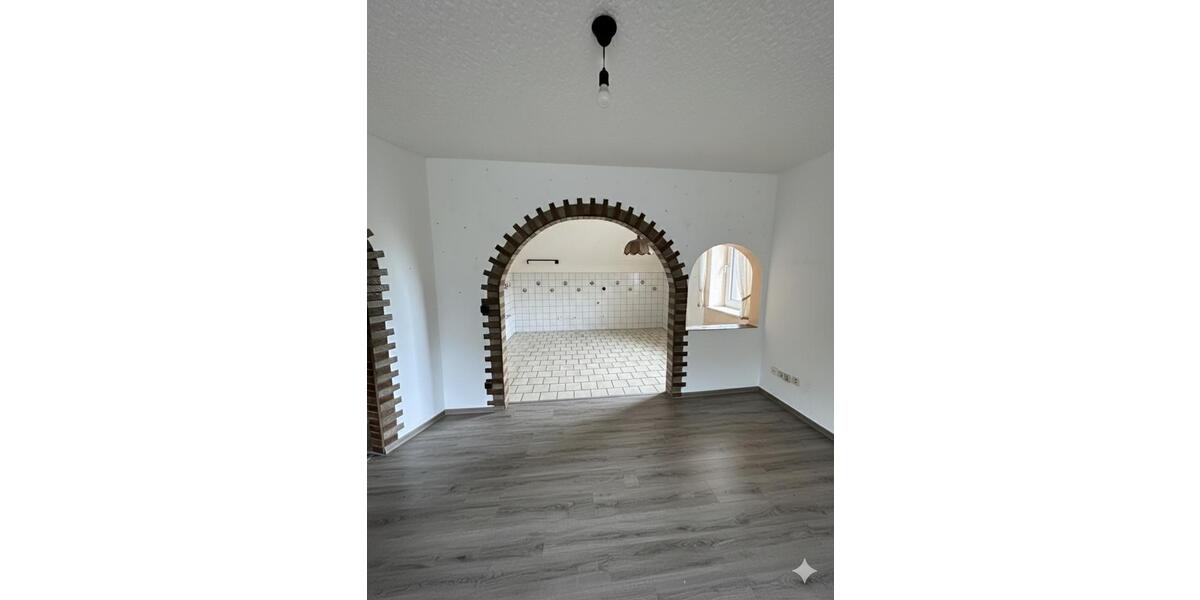 Dachgeschoßwohnung Essen Stadtbezirk VI - 3 Zimmer, 74 m&sup2;, 760&euro; | Angebot:26665409