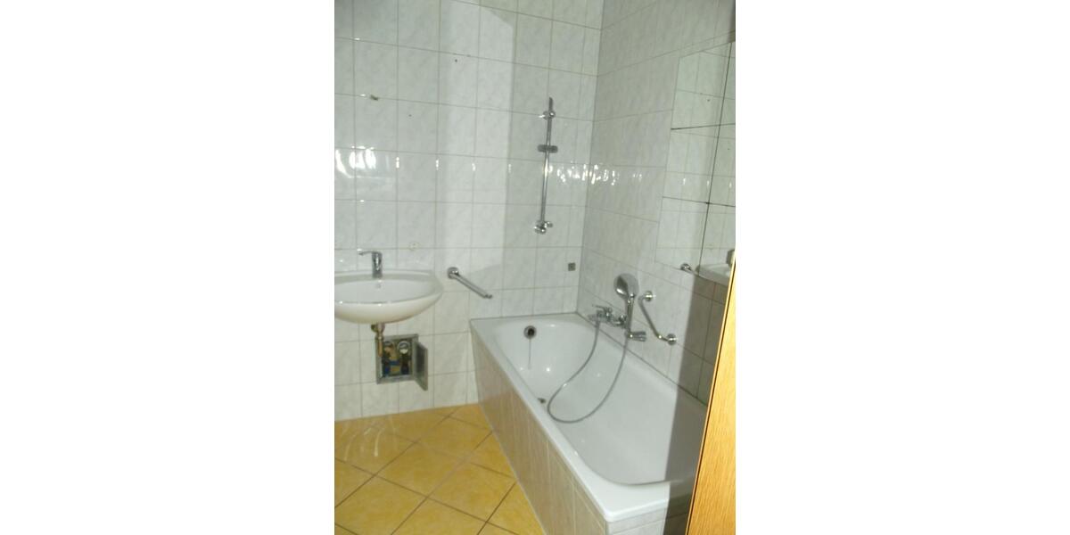 Etagenwohnung Rodewisch - 2 Zimmer, 76 m&sup2;, 418&euro; | Angebot:25648420