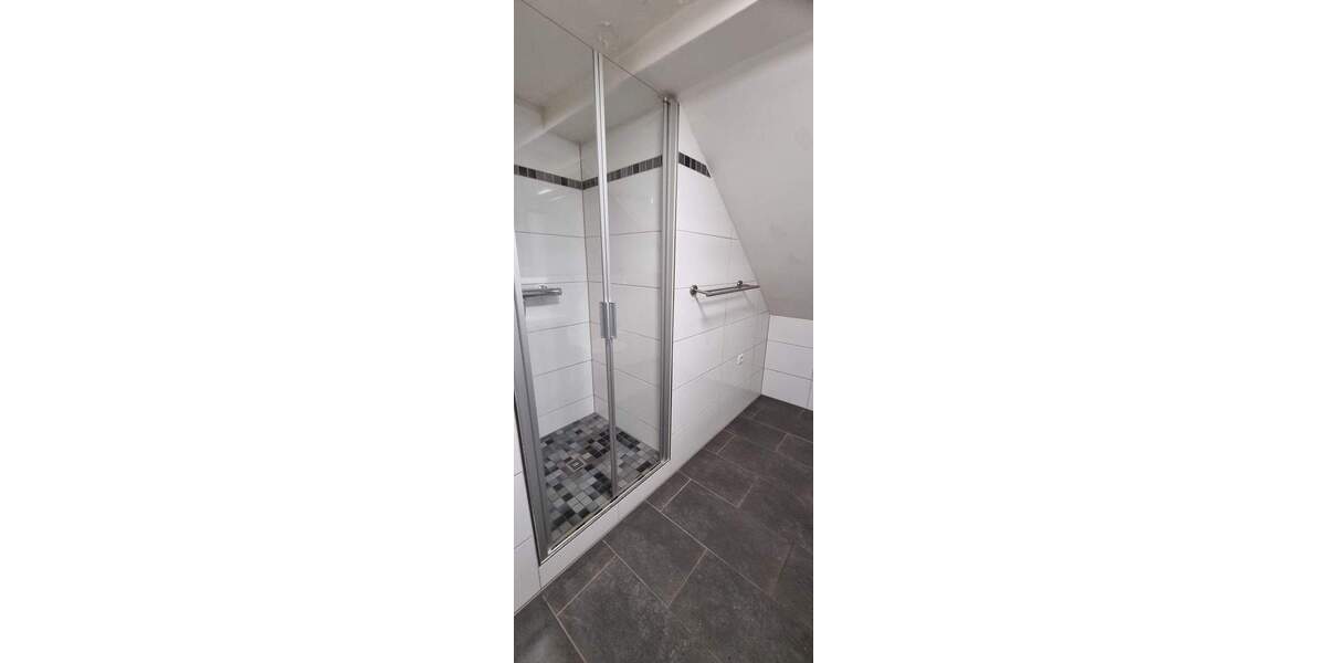 Etagenwohnung Hennef (Sieg) Uckerath - 3 Zimmer, 131 m&sup2;, 785&euro; | Angebot:25670247