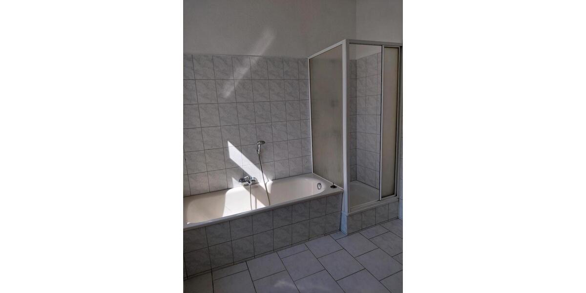 Etagenwohnung Pegau - 4 Zimmer, 80 m&sup2;, 610&euro; | Angebot:26373824