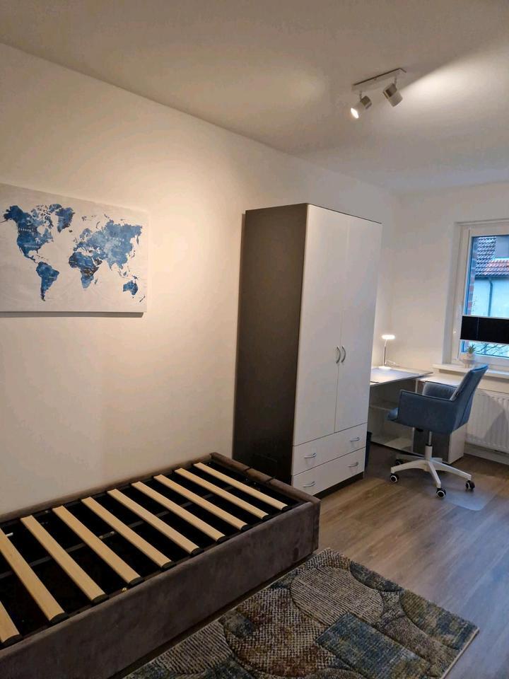 Möbliertes WG-Zimmer in kernsanierter 3er WG in Hamburg Tonndorf