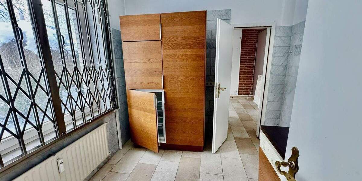 Gewerbeobjekt Hamburg Blankenese - 1 Zimmer, 105 m&sup2;, 2.900&euro; | Angebot:26672600