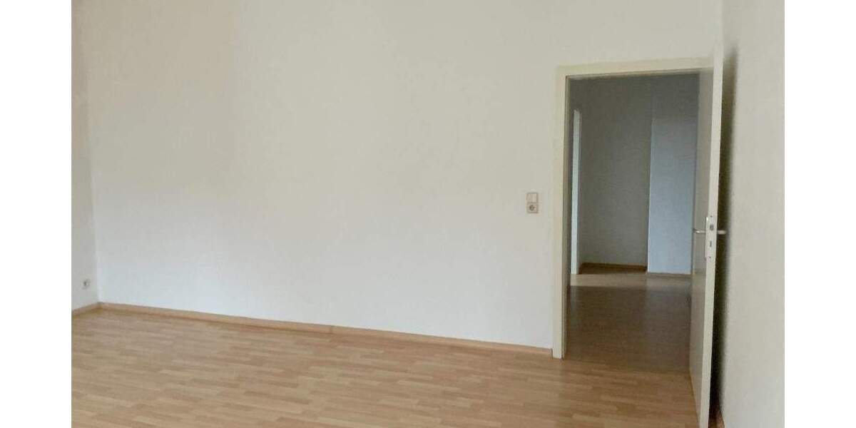 Etagenwohnung Limbach-Oberfrohna Oberfrohna - 2 Zimmer, 75 m&sup2;, 320&euro; | Angebot:25928876