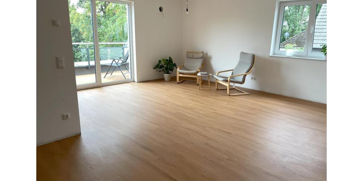 Dachgeschoßwohnung Reinfeld (Holstein) - 2.5 Zimmer, 88 m&sup2;, 1.740&euro; | Angebot:24826383