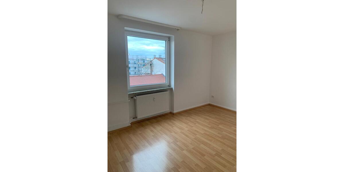 Etagenwohnung Rüsselsheim am Main - 3 Zimmer, 69 m&sup2;, 900&euro; | Angebot:25641982