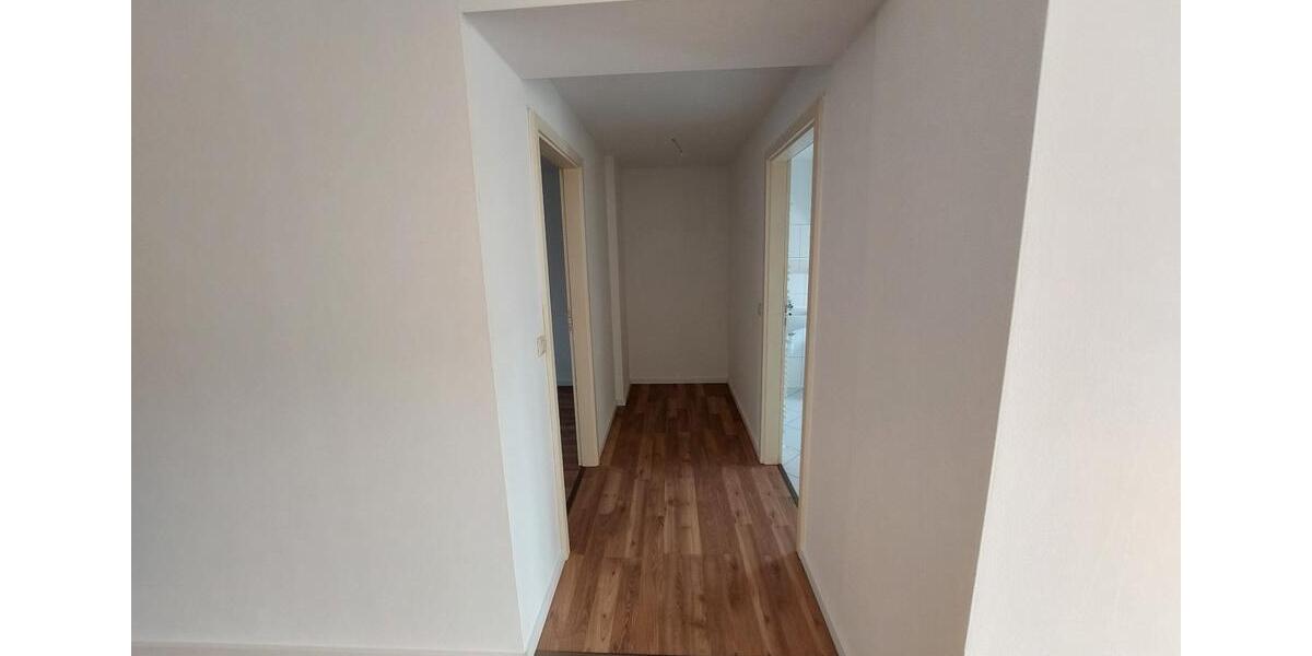 Etagenwohnung Roßwein - 3 Zimmer, 65 m&sup2;, 325&euro; | Angebot:19263247