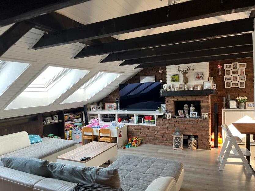 Schöne Dachgeschoss Wohnung