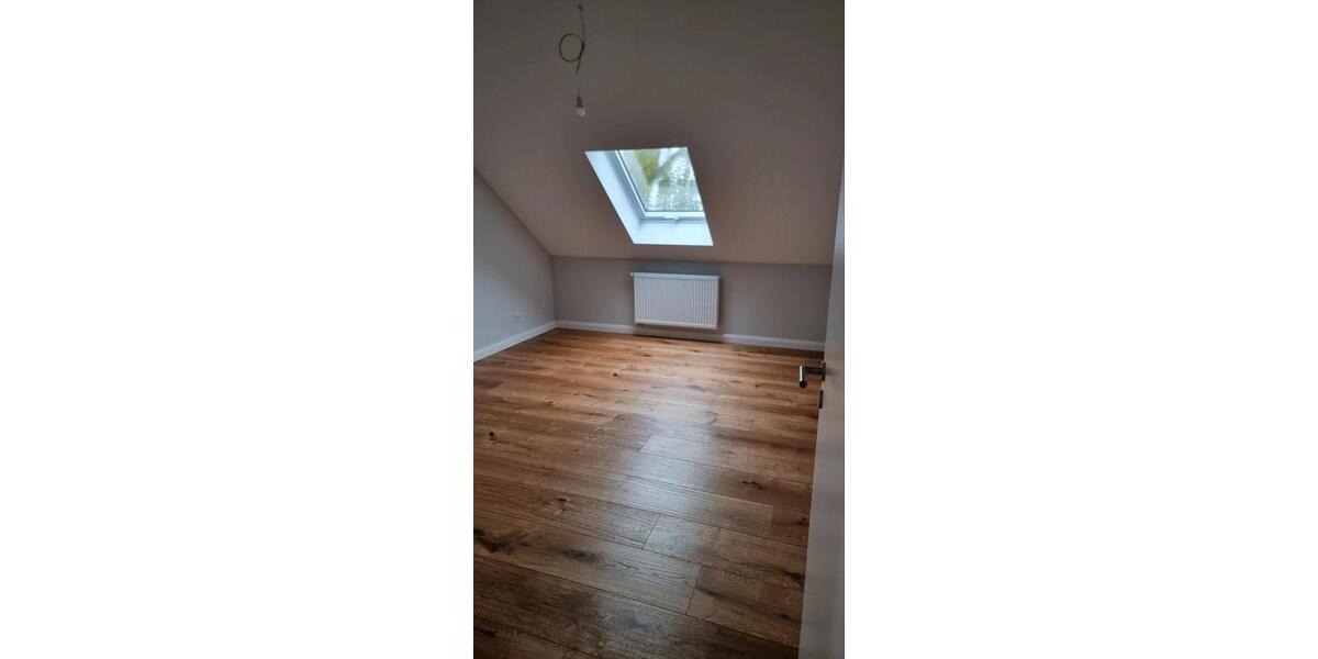 Dachgeschoßwohnung Schlüchtern - 3 Zimmer, 86 m&sup2;, 1.210&euro; | Angebot:24685586