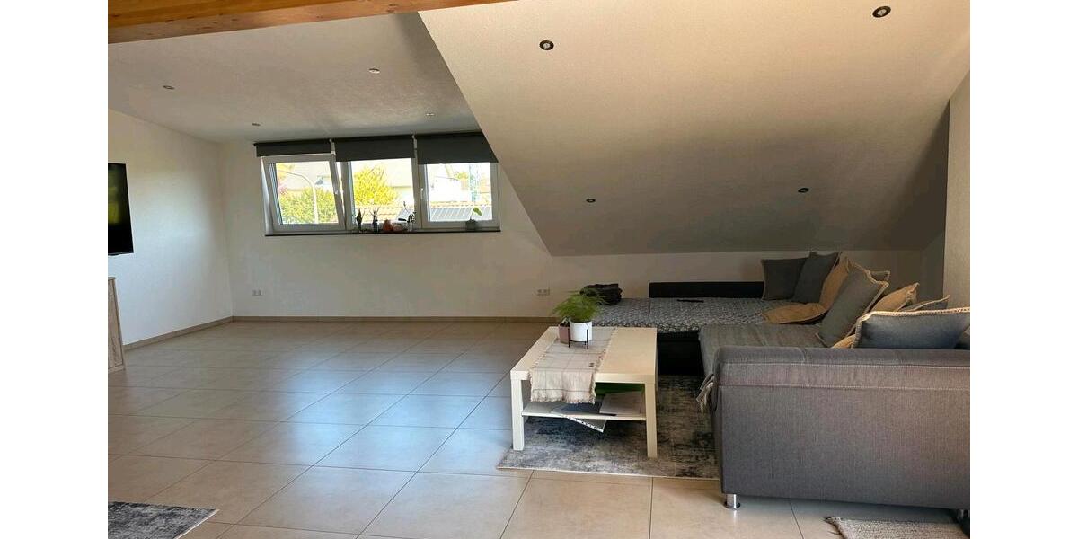 Dachgeschoßwohnung Knittlingen - 2 Zimmer, 90 m&sup2;, 1.050&euro; | Angebot:26221318