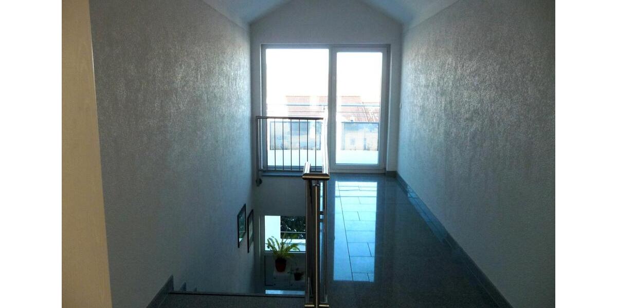 Dachgeschoßwohnung Niederaula - 2.5 Zimmer, 75 m&sup2;, 568&euro; | Angebot:26150179