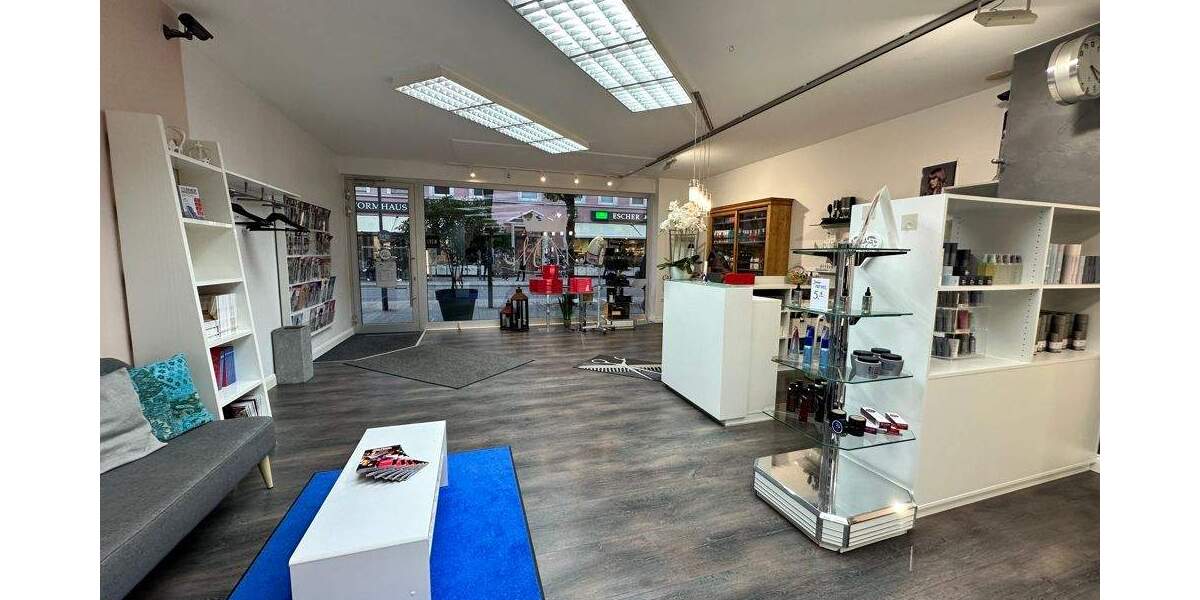 Großzügige Verkaufsfläche auf zwei Etagen zimmer