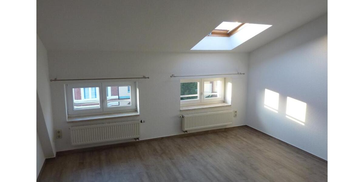 Dachgeschoßwohnung Schwerin - 3 Zimmer, 78 m&sup2;, 780&euro; | Angebot:25053592