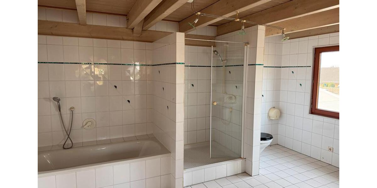 Wohnen auf Zeit Meckenheim - 7 Zimmer, 15 m&sup2;, 600&euro; | Angebot:25864034