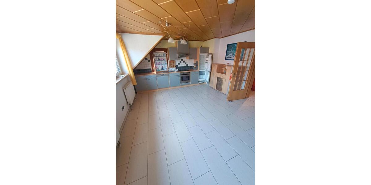 Dachgeschoßwohnung Heiligenstadt in Oberfranken - 2.5 Zimmer, 70 m&sup2;, 475&euro; | Angebot:25403434