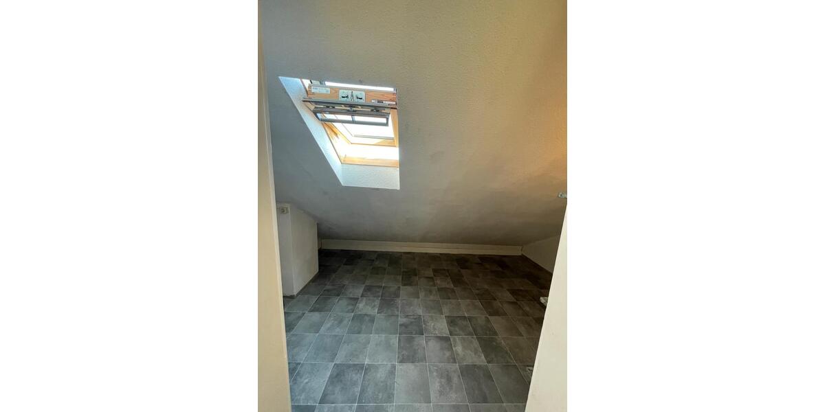 Dachgeschoßwohnung Schifferstadt - 2 Zimmer, 67 m&sup2;, 850&euro; | Angebot:24839556