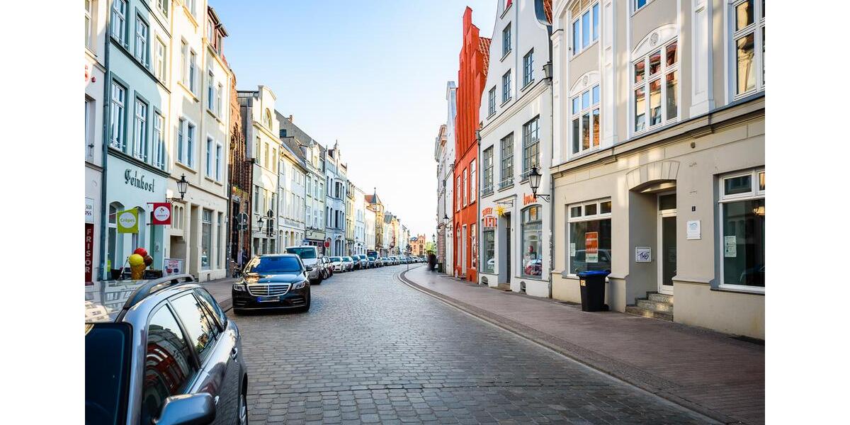 Top-Lage in der Altstadt: Moderne Ladenfläche zwischen zwei Welterbe-Hotspots zimmer