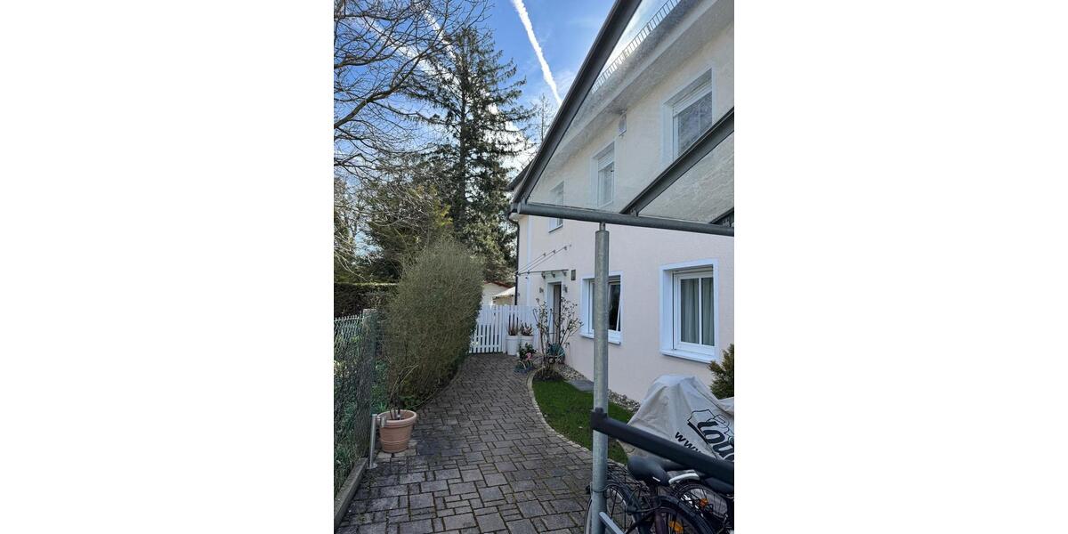 Dachgeschoßwohnung München Allach-Untermenzing - 3 Zimmer, 83 m&sup2;, 2.290&euro; | Angebot:26038538