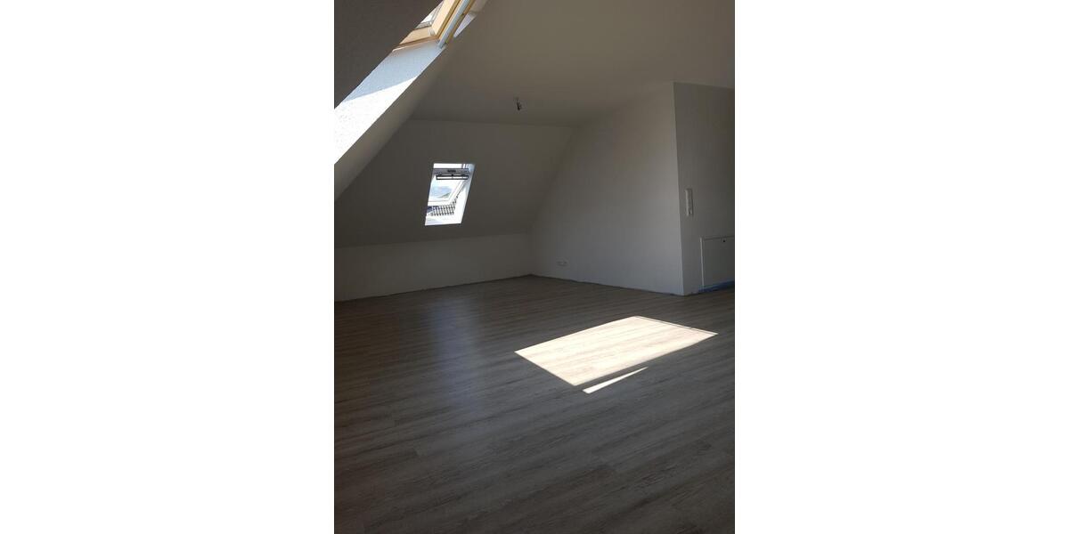 Dachgeschoßwohnung Bredstedt - 3 Zimmer, 94 m&sup2;, 830&euro; | Angebot:26429245
