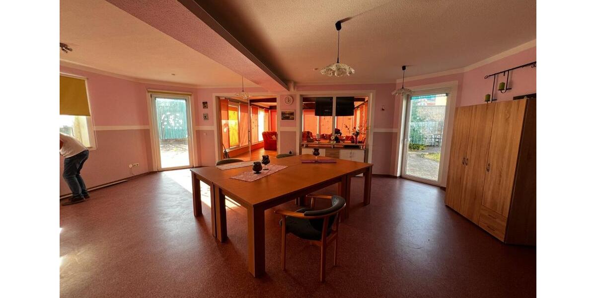 Erdgeschoßwohnung Staßfurt - 1 Zimmer, 27 m&sup2;, 220&euro; | Angebot:25055376