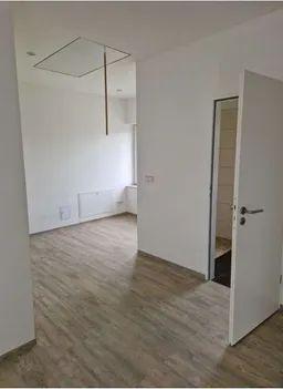 Dachgeschoßwohnung Schönefeld - 4 Zimmer, 135 m&sup2;, 1.486&euro; | Angebot:26060398