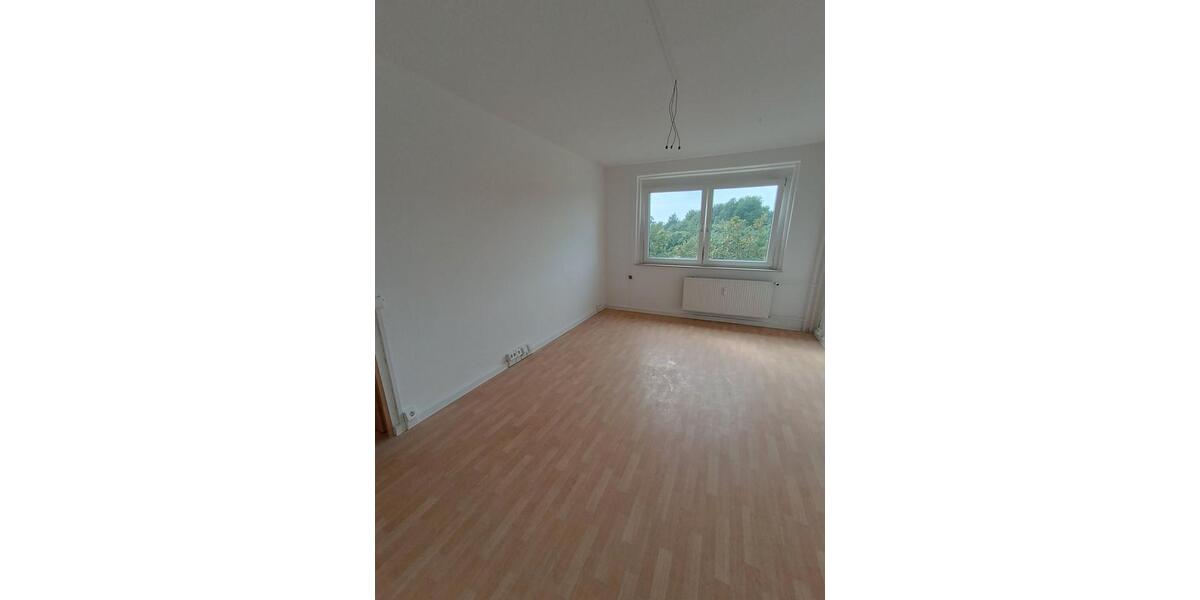 Etagenwohnung Stollberg (Erzgebirge) - 4 Zimmer, 67 m&sup2;, 450&euro; | Angebot:26564178