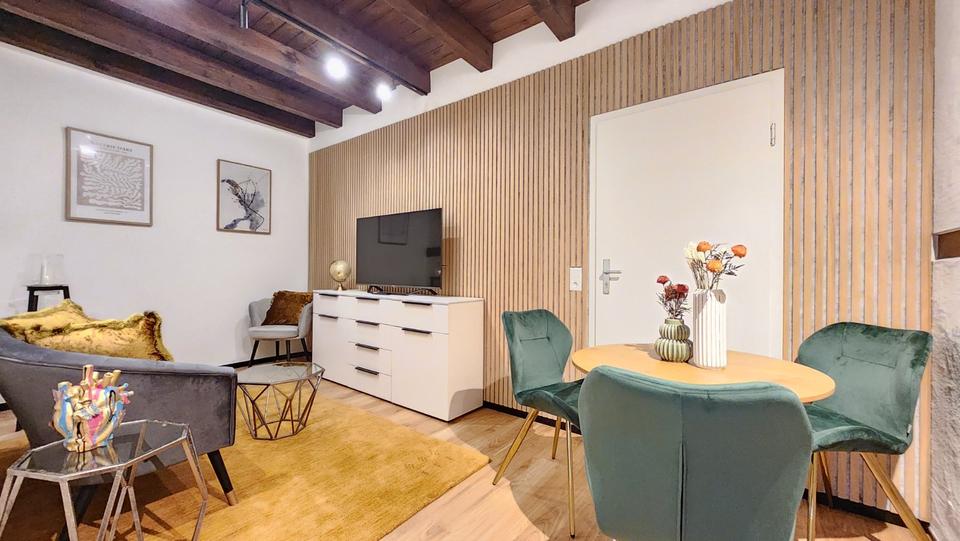 Dachgeschoßwohnung Waldshut-Tiengen Tiengen - 1.5 Zimmer, 35 m&sup2;, 1.200&euro; | Angebot:23598951