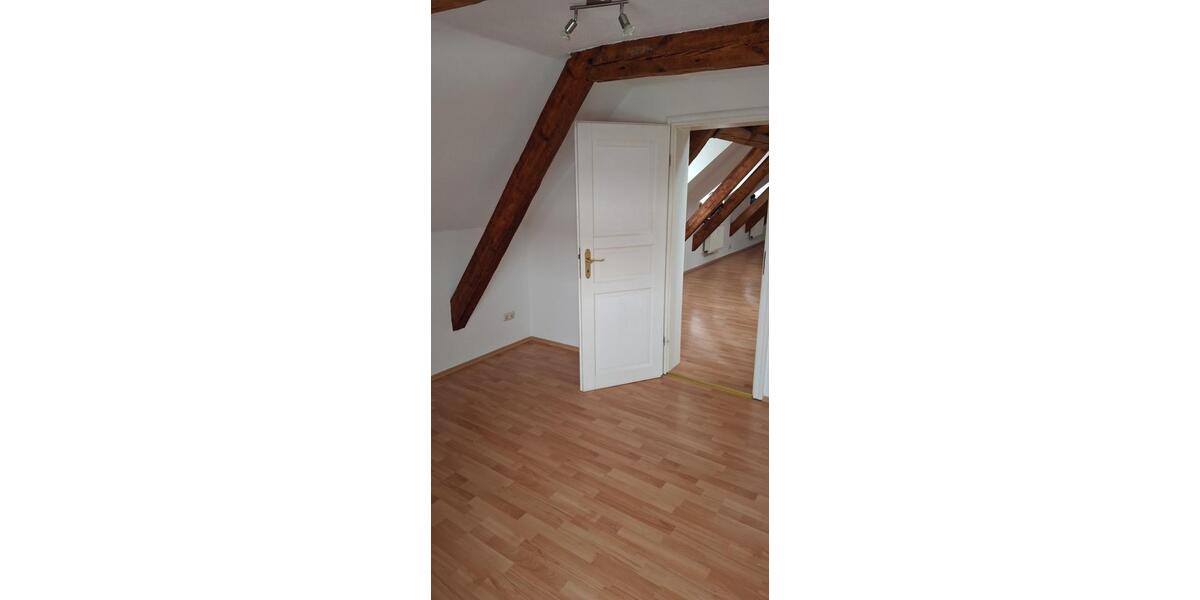 Dachgeschoßwohnung Schwerin Altstadt - 3 Zimmer, 80 m&sup2;, 700&euro; | Angebot:24773492