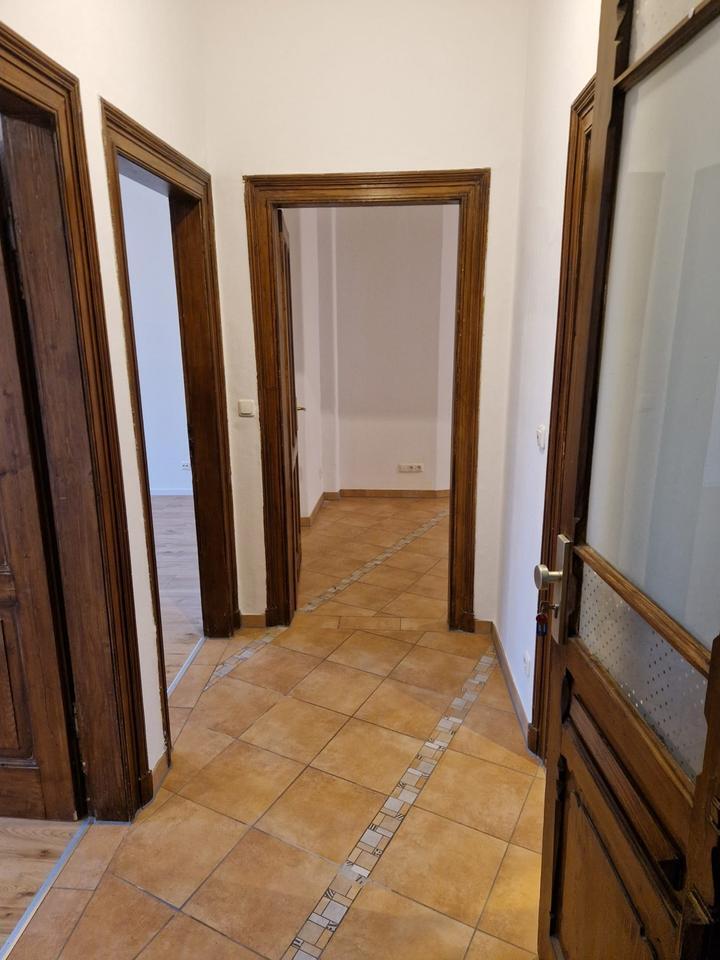 +++ Wohnen hoch über dem Rhein - in Nachbarschaft zur Burg Klopp! 4-Zimmer-Altbauetage mit Dachterrasse +++