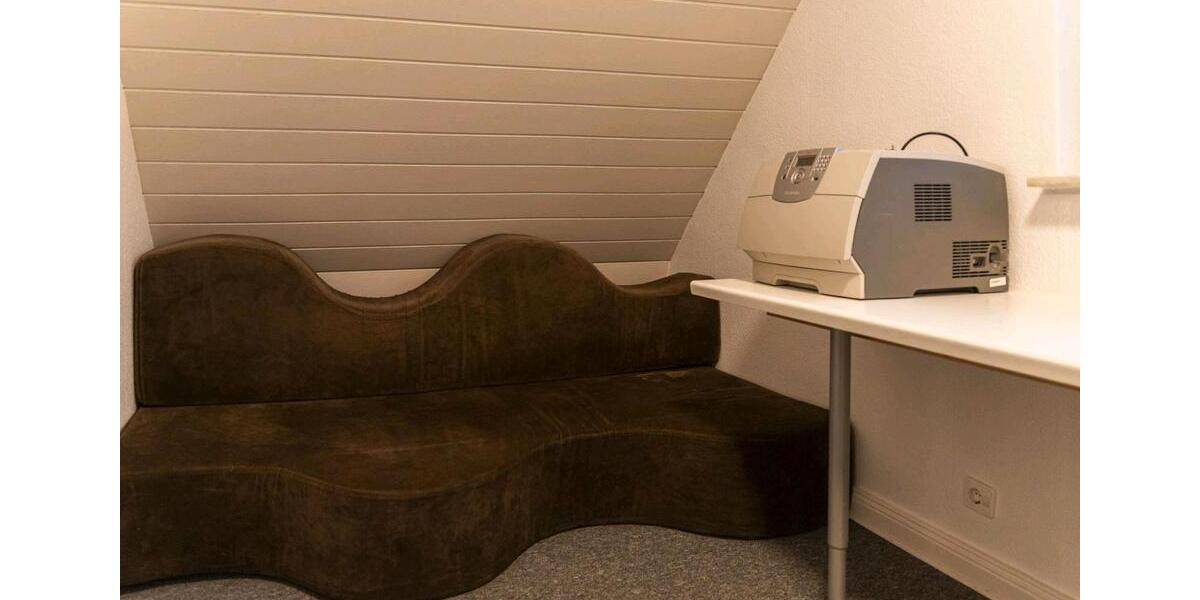 3 Zimmer DG-Wohnung zu vermieten, teilmöbliert, ab April 2026 3 zimmer