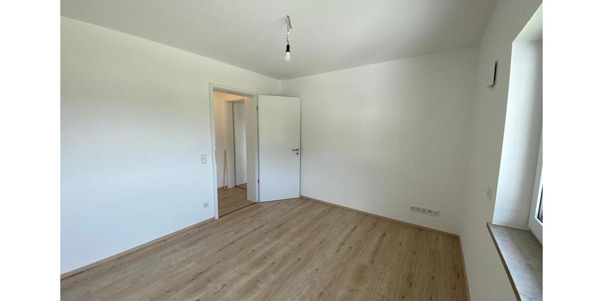 Doppelhaushälfte Windorf - 4 Zimmer, 145 m&sup2;, 1.500&euro; | Angebot:25859621