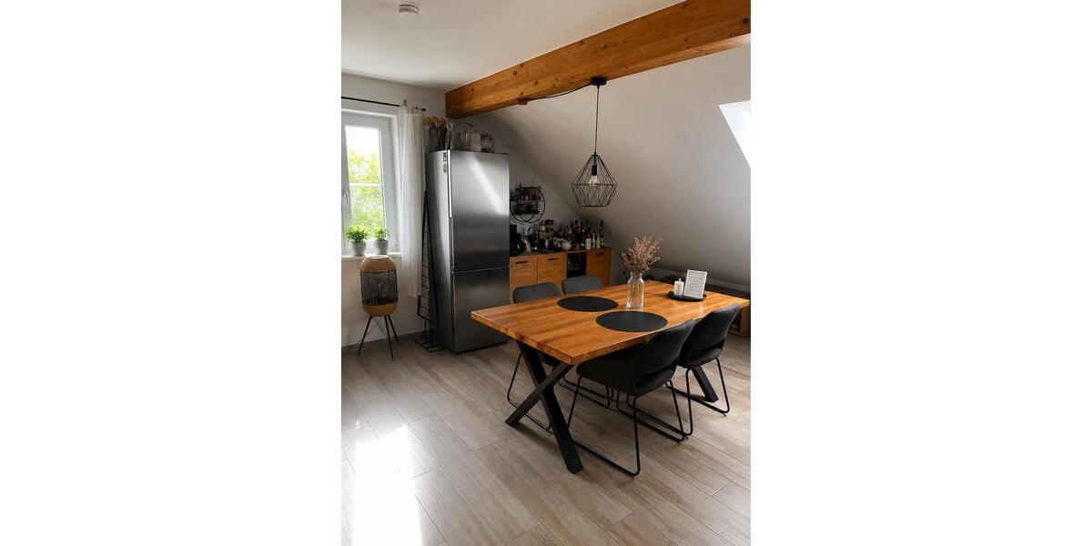 Dachgeschoßwohnung Erdweg - 2 Zimmer, 64 m&sup2;, 900&euro; | Angebot:26655538