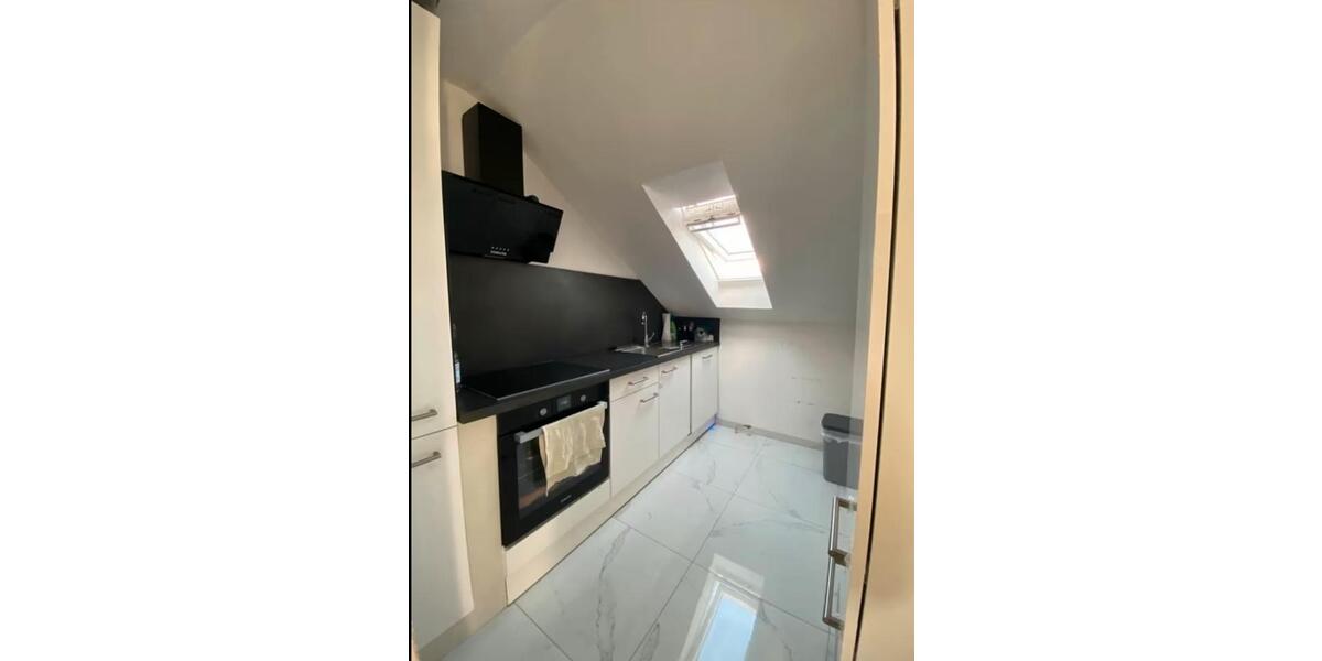 Vermiete 3 Zimmer Dachgeschosswohnung mit Loggia 3 zimmer