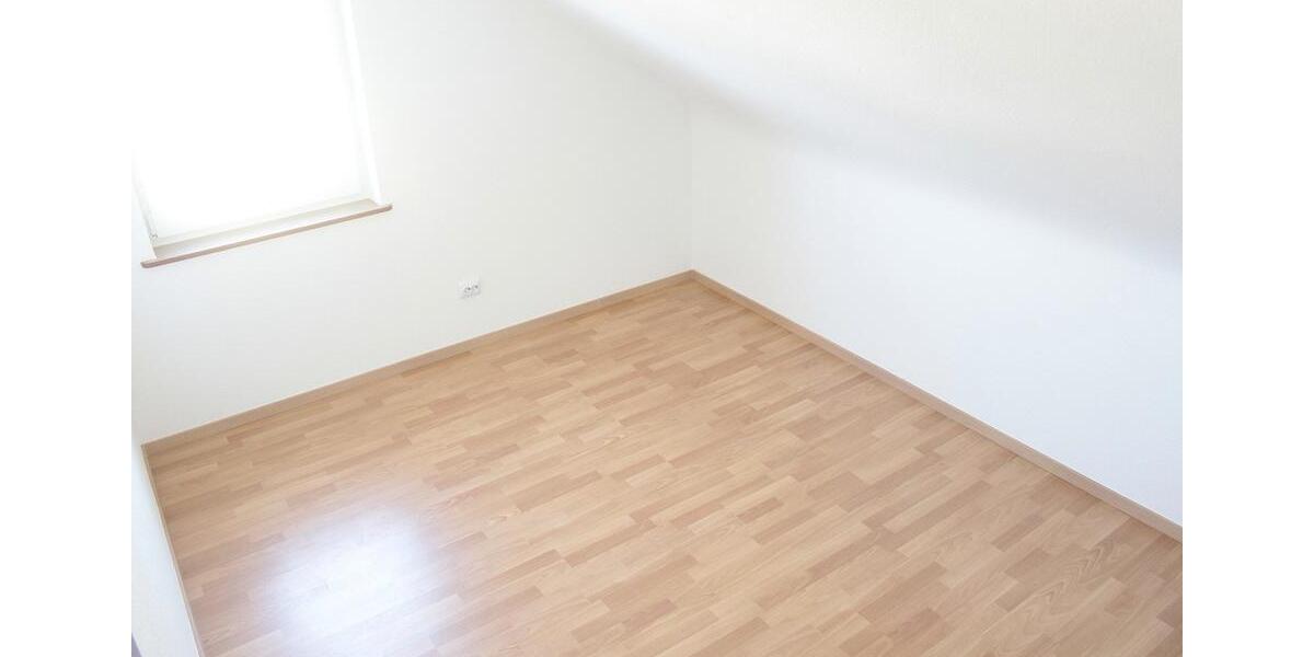 Dachgeschoßwohnung Püttlingen - 3 Zimmer, 106 m&sup2;, 780&euro; | Angebot:26251844