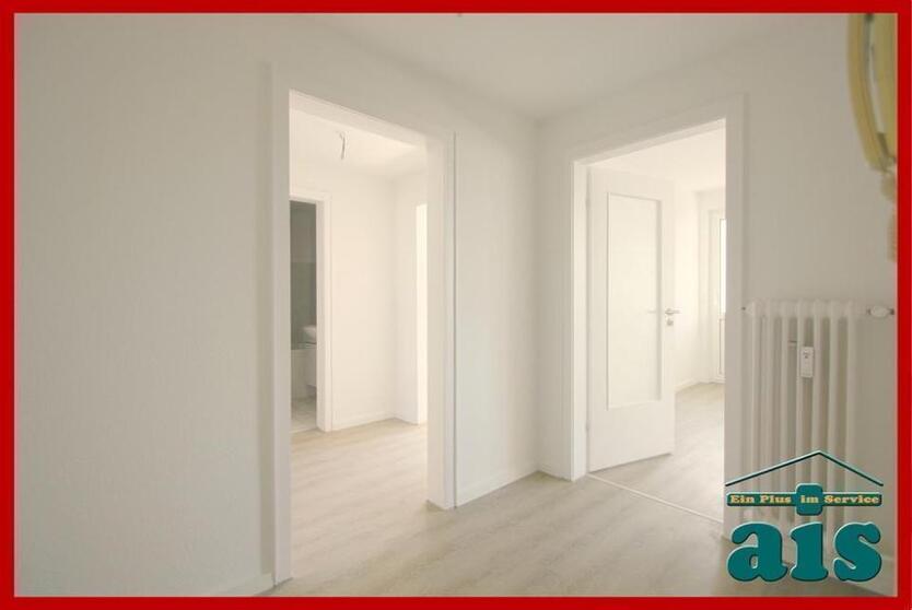ais GmbH bietet an: 3 Zimmer Wohnung mit Balkon und Einbauküche!