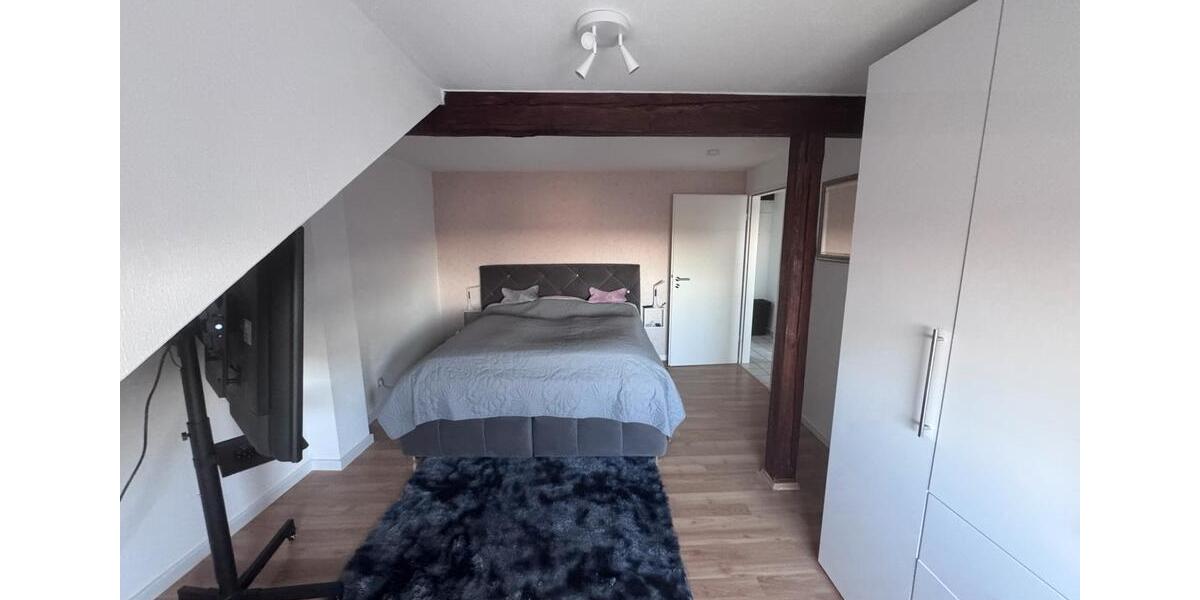 Dachgeschoßwohnung Herzogenrath - 3 Zimmer, 100 m&sup2;, 1.250&euro; | Angebot:26579692